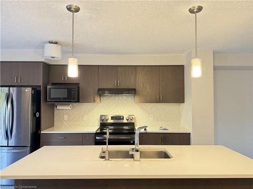 25-311 Woolwich Street, Waterloo, ON - Indoor Photo Showing Kitchen With Upgraded Kitchen