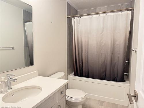 25-311 Woolwich Street, Waterloo, ON - Indoor Photo Showing Bathroom