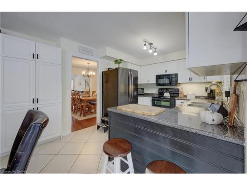 594 Burnett Avenue, Cambridge, ON - Indoor Photo Showing Kitchen