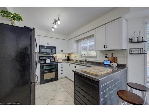 594 Burnett Avenue, Cambridge, ON - Indoor Photo Showing Kitchen With Double Sink