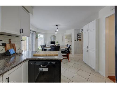 594 Burnett Avenue, Cambridge, ON - Indoor Photo Showing Kitchen