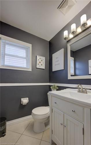 594 Burnett Avenue, Cambridge, ON - Indoor Photo Showing Bathroom