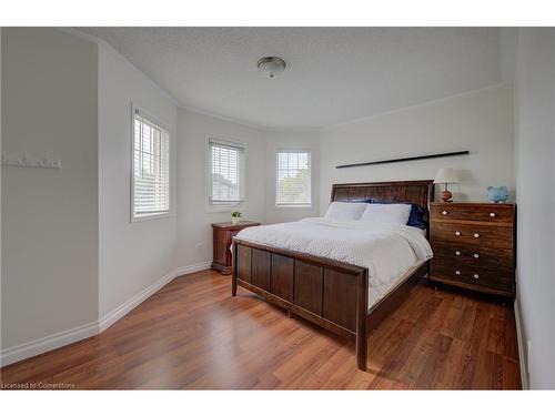 594 Burnett Avenue, Cambridge, ON - Indoor Photo Showing Bedroom