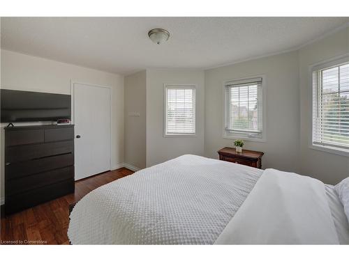 594 Burnett Avenue, Cambridge, ON - Indoor Photo Showing Bedroom