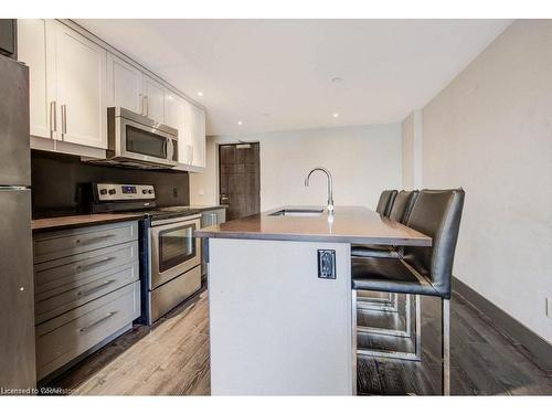 C322-330 Phillip Street, Waterloo, ON - Indoor Photo Showing Kitchen