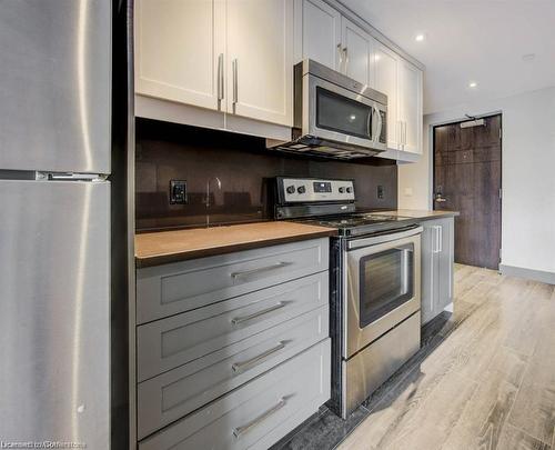 C322-330 Phillip Street, Waterloo, ON - Indoor Photo Showing Kitchen