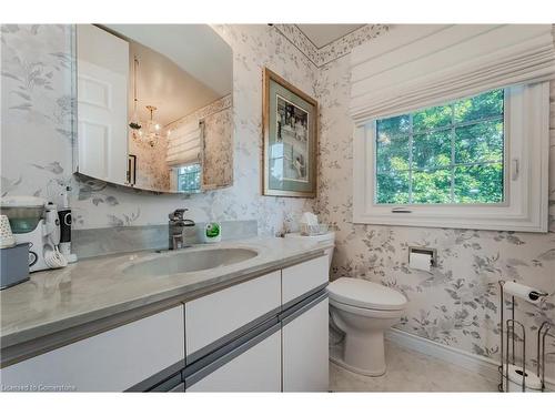 12 Jo Anne Crescent, Centre Wellington, ON - Indoor Photo Showing Bathroom