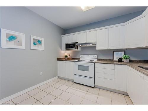 507-255 Keats Way, Waterloo, ON - Indoor Photo Showing Kitchen