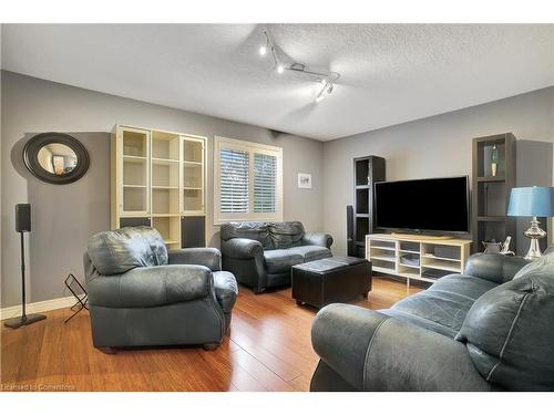 441 Woodrow Drive, Waterloo, ON - Indoor Photo Showing Living Room