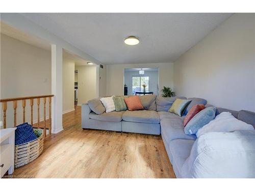 136 Princess Street, Rockwood, ON - Indoor Photo Showing Living Room