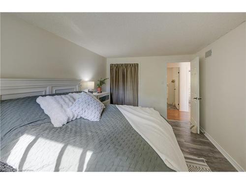 136 Princess Street, Rockwood, ON - Indoor Photo Showing Bedroom