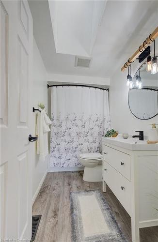 136 Princess Street, Rockwood, ON - Indoor Photo Showing Bathroom