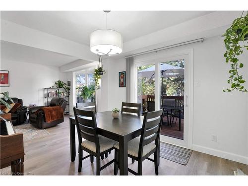 B-647 Pinerow Crescent, Waterloo, ON - Indoor Photo Showing Dining Room