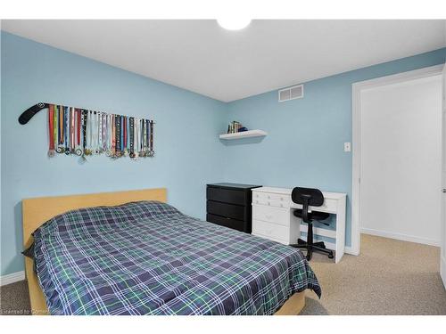 B-647 Pinerow Crescent, Waterloo, ON - Indoor Photo Showing Bedroom