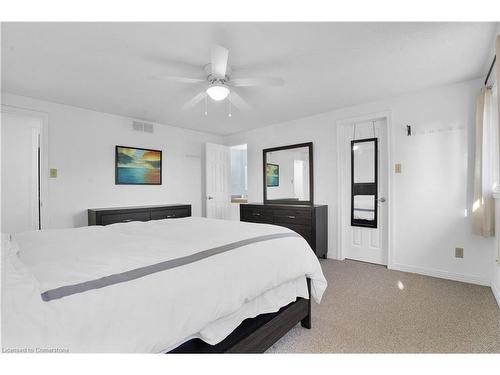 B-647 Pinerow Crescent, Waterloo, ON - Indoor Photo Showing Bedroom