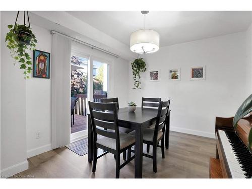 B-647 Pinerow Crescent, Waterloo, ON - Indoor Photo Showing Dining Room