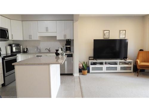 57-50 Pinnacle Drive, Kitchener, ON - Indoor Photo Showing Kitchen