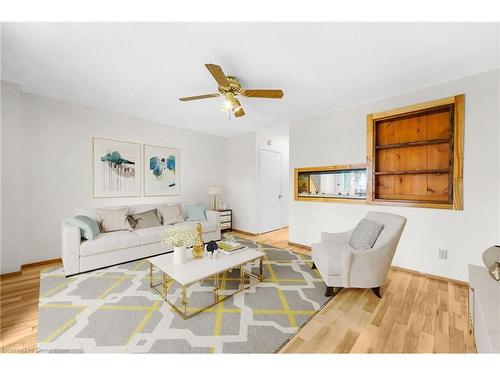 195-475 Bramalea Road, Brampton, ON - Indoor Photo Showing Living Room