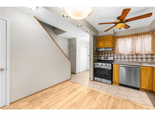 195-475 Bramalea Road, Brampton, ON - Indoor Photo Showing Kitchen