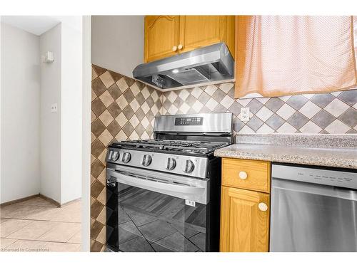 195-475 Bramalea Road, Brampton, ON - Indoor Photo Showing Kitchen