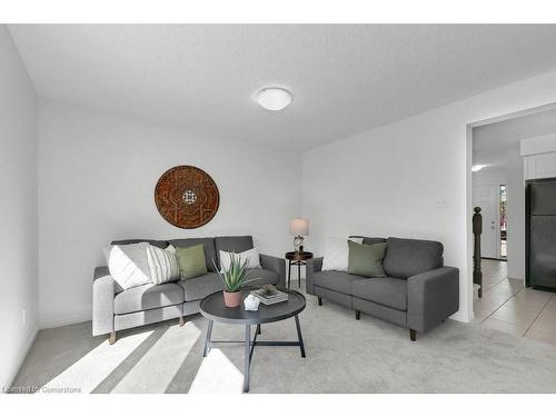 7-10 Fallowfield Drive, Kitchener, ON - Indoor Photo Showing Living Room