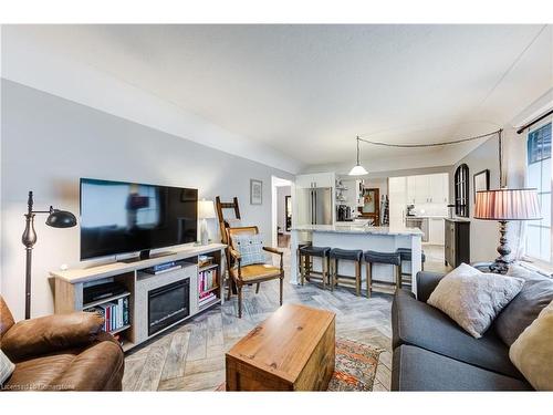 56 David Street, London, ON - Indoor Photo Showing Living Room