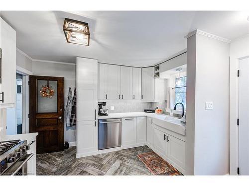 56 David Street, London, ON - Indoor Photo Showing Kitchen