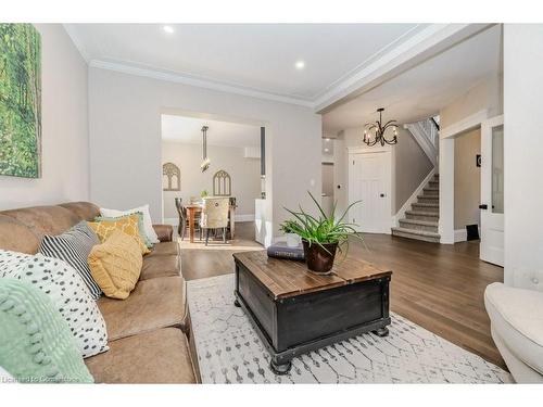 18 Aberdeen Road S, Cambridge, ON - Indoor Photo Showing Living Room