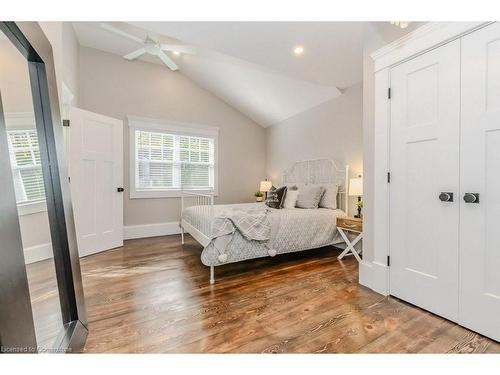 18 Aberdeen Road S, Cambridge, ON - Indoor Photo Showing Bedroom