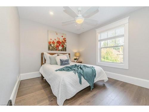 18 Aberdeen Road S, Cambridge, ON - Indoor Photo Showing Bedroom