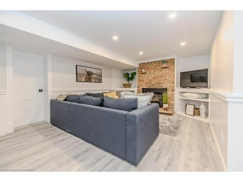 18 Aberdeen Road S, Cambridge, ON - Indoor Photo Showing Living Room With Fireplace