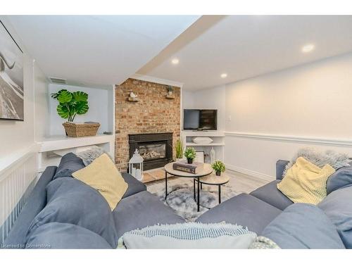 18 Aberdeen Road S, Cambridge, ON - Indoor Photo Showing Living Room With Fireplace