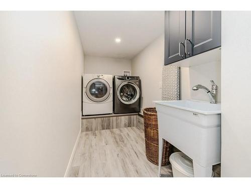 18 Aberdeen Road S, Cambridge, ON - Indoor Photo Showing Laundry Room