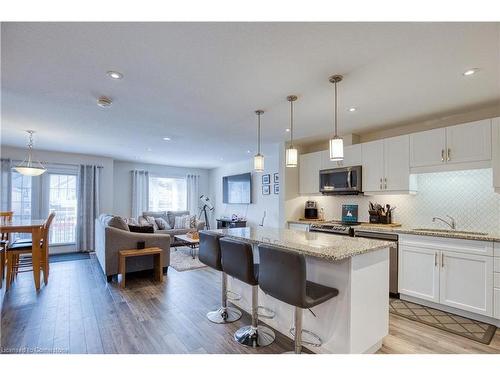 41-111 South Creek Drive, Kitchener, ON - Indoor Photo Showing Kitchen With Stainless Steel Kitchen With Upgraded Kitchen