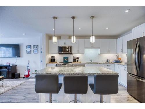 41-111 South Creek Drive, Kitchener, ON - Indoor Photo Showing Kitchen With Stainless Steel Kitchen With Upgraded Kitchen