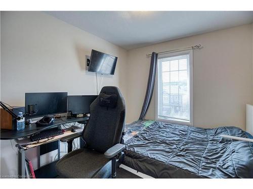 41-111 South Creek Drive, Kitchener, ON - Indoor Photo Showing Bedroom