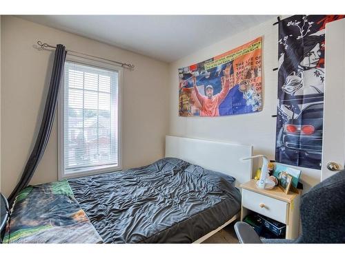 41-111 South Creek Drive, Kitchener, ON - Indoor Photo Showing Bedroom