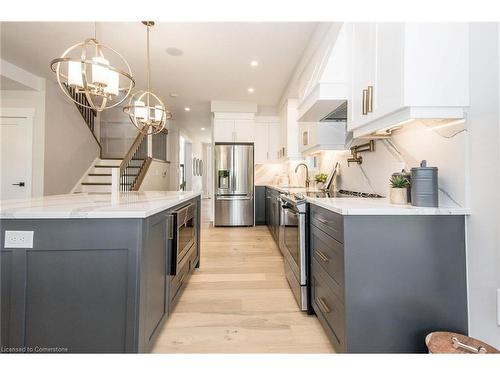 3 Rosecliff Place, Cambridge, ON - Indoor Photo Showing Kitchen With Upgraded Kitchen