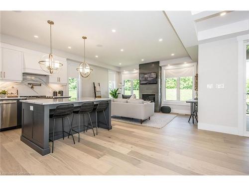 3 Rosecliff Place, Cambridge, ON - Indoor Photo Showing Kitchen With Upgraded Kitchen