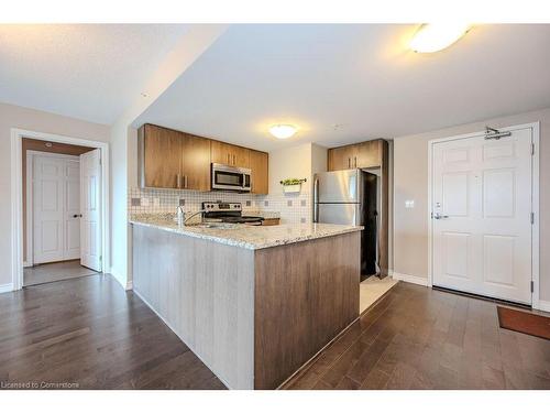 413-50 Bryan Court, Kitchener, ON - Indoor Photo Showing Kitchen