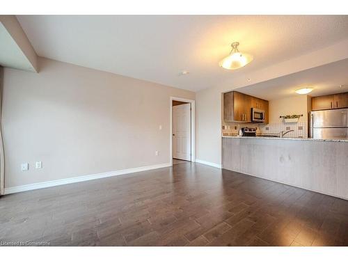 413-50 Bryan Court, Kitchener, ON - Indoor Photo Showing Kitchen