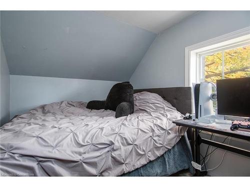 32 River Street, Bloomingdale, ON - Indoor Photo Showing Bedroom