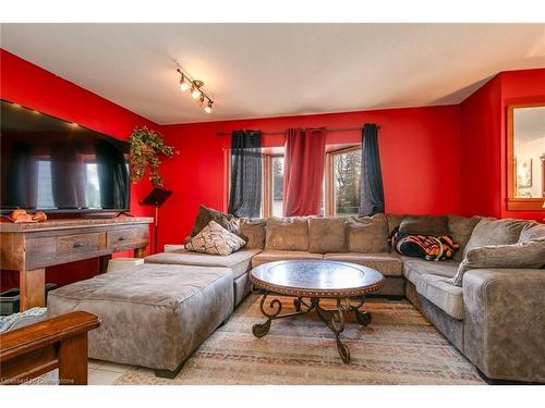 32 River Street, Bloomingdale, ON - Indoor Photo Showing Living Room