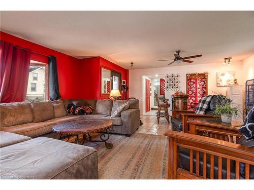 32 River Street, Bloomingdale, ON - Indoor Photo Showing Living Room