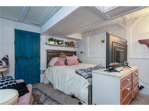 32 River Street, Bloomingdale, ON - Indoor Photo Showing Bedroom