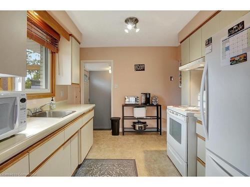 58 Secord Avenue, Kitchener, ON - Indoor Photo Showing Kitchen