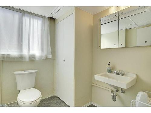 58 Secord Avenue, Kitchener, ON - Indoor Photo Showing Bathroom