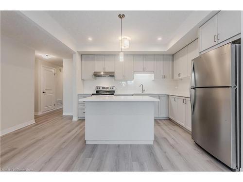 D057-142 Foamflower Place, Waterloo, ON - Indoor Photo Showing Kitchen With Upgraded Kitchen