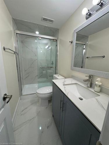 B-592 Blair Creek Drive, Kitchener, ON - Indoor Photo Showing Bathroom