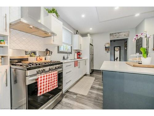 12 Lowell Street N, Cambridge, ON - Indoor Photo Showing Kitchen